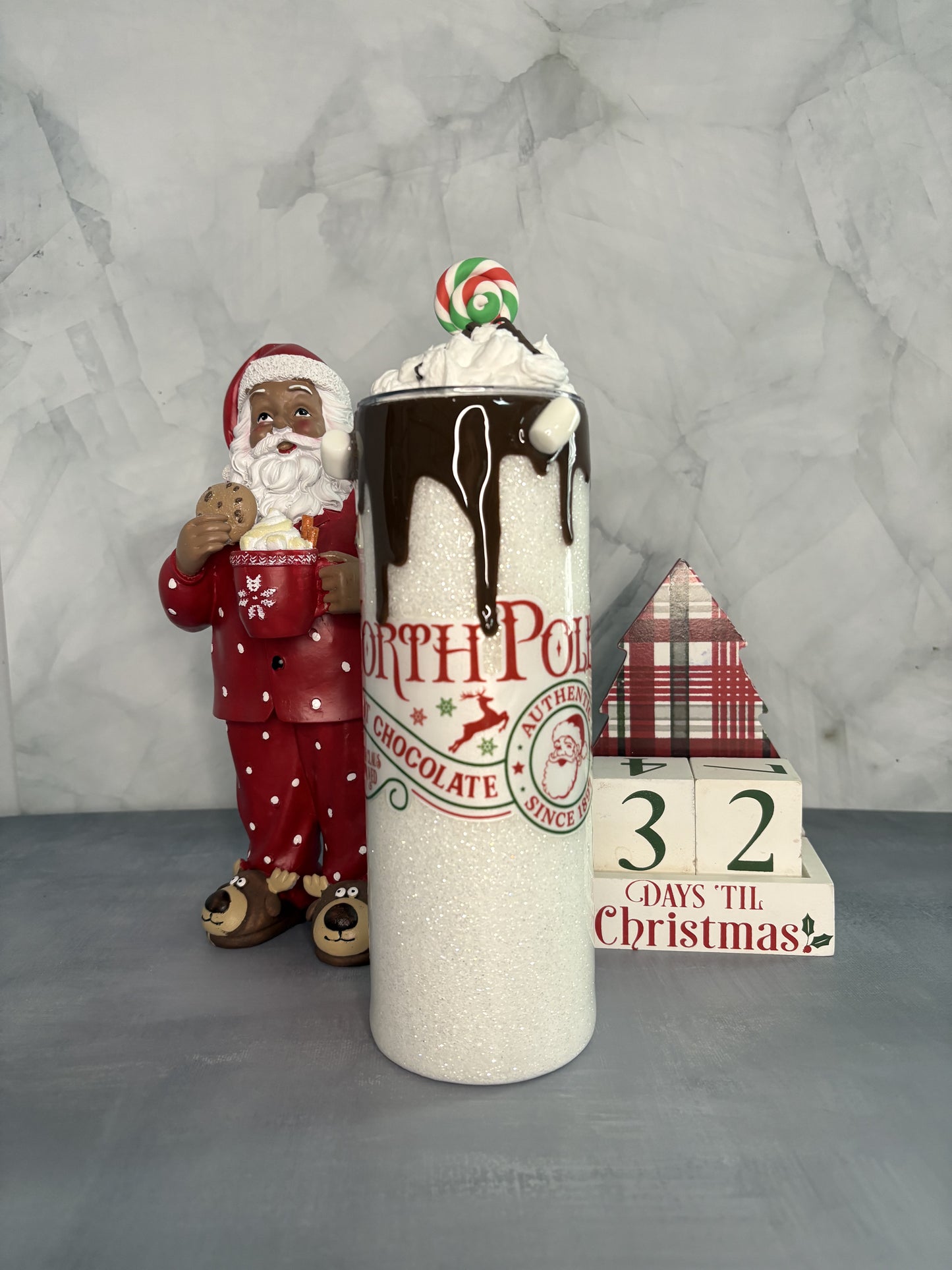 North Pole Glitter Tumbler w/3d lid